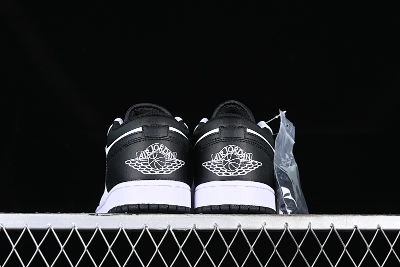 All categories Air Jordan Jordan series basketball shoes Air Jordan 1 Low Z version Air Jordan 1 Low "White and Black" AJ1 Joe 1 white and black color matching low-top cultural casual sneakers 553558-132